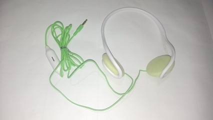 2014爆款頭戴耳機(jī)(無(wú)麥克風(fēng)) 立體音質(zhì)，品質(zhì)無(wú)憂